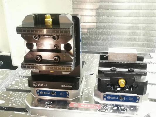 aluminio duro de la fuerza de bloqueo del acero 22KN del punto cero de la máquina de 0.005m m que sujeta trabajos