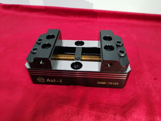 Mordazas de tornillo de banco de cola de milano reversibles de tornillo de banco autocentrante vertical para trabajo CNC de 5 ejes