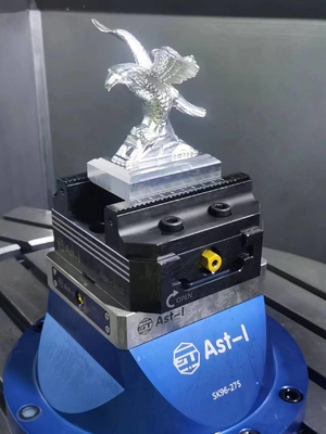 Accesorios del tornillo de la anchura 130m m y sistemas egocentristas de la fijación con abrazadera para el CNC de la canalización vertical de 5 AXIS