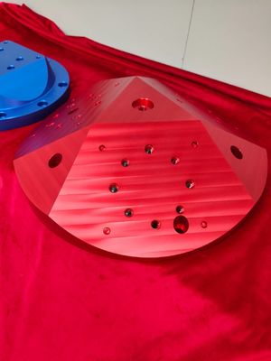 Accesorios de fijación con abrazadera multi del CNC de la canalización vertical del CNC del soporte 96m m 3 pirámides laterales de trabajo para 5 AXIS